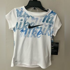 NWT NIKE Girls 2 piece short set